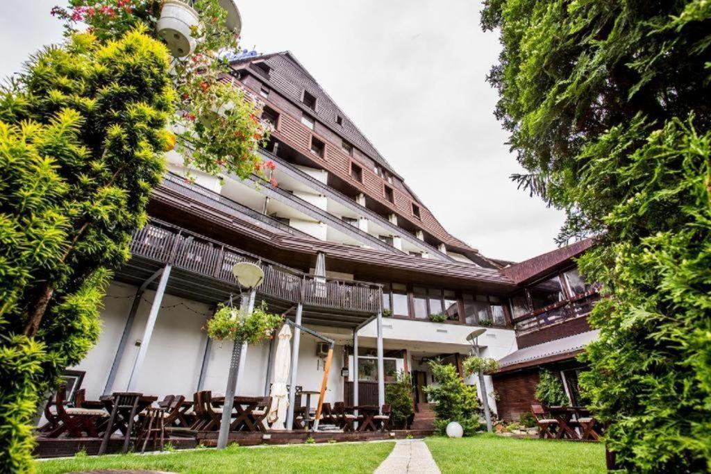 Alpin Resort Apartments Deluxe 2406 โปยานาบราซอฟ ภายนอก รูปภาพ